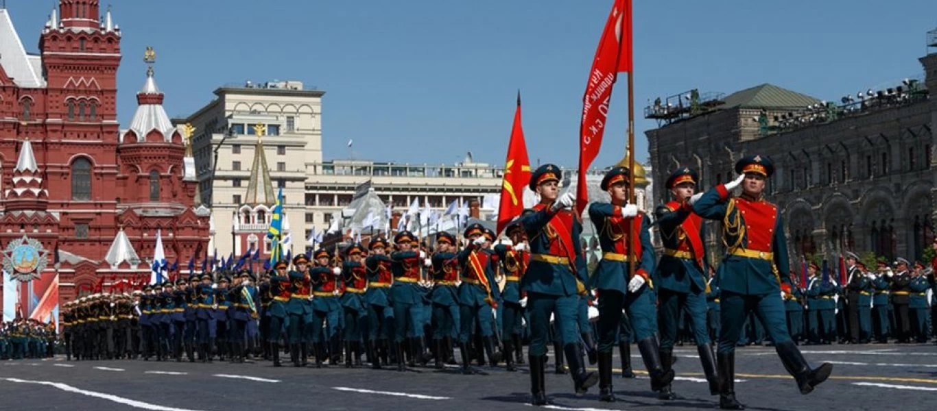 Οι ρωσικές ένοπλες δυνάμεις ετοιμάζονται για την στρατιωτική παρέλαση και τα πλάνα εντυπωσιάζουν (βίντεο)